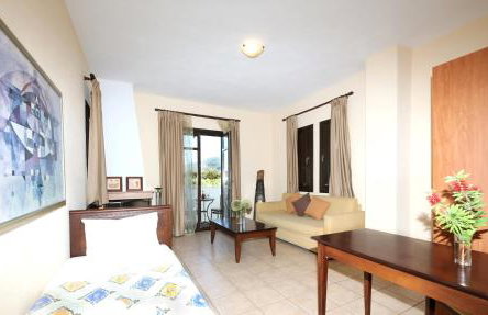 Palirria Hotel & Studios - Photo 16