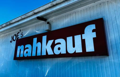 Lakefront View Entire Apartment with 2 bedrooms, 2 full bathrooms & Balcony Waterview - Foto 63