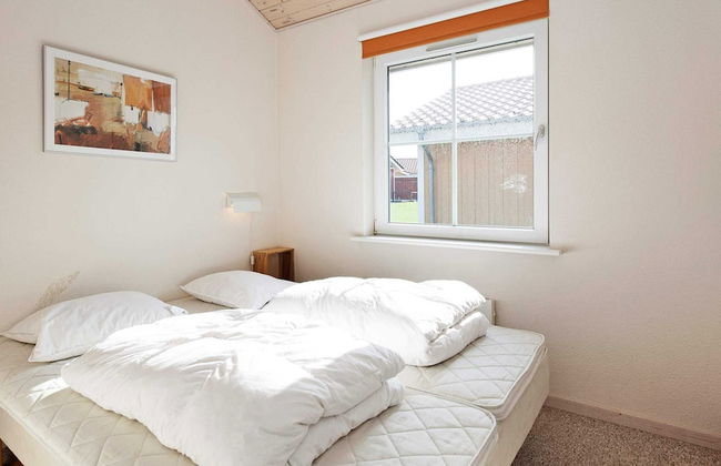 8 Person Holiday Home on a Holiday Park in Grasten - Foto 14