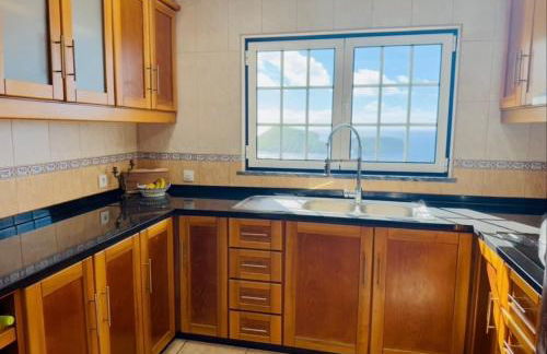 Island View Retreat - Photo 4