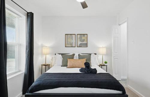 Modern 4BR 2BA Home with Hot Tub-Grill & Huge Yard - Foto 22