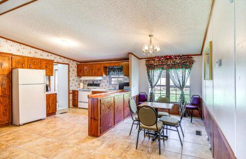 Valley View Lodge Rural Home in Bridgeport! - Foto 3