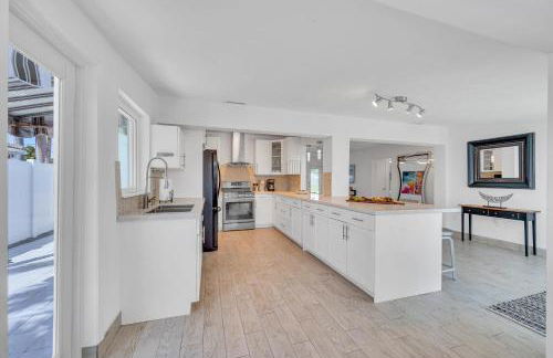 Waterfront Bungalow Heated Pool Pineapple Key - Foto 12