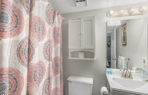 Pelican Beach Resort Top 20th Floor Condos with Ocean View - Foto 23