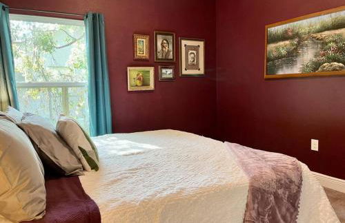 Sweet Stay with fully fenced yard - Foto 9