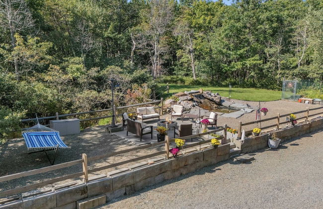 The Bigwood Cabin by Avantstay Hot Tub, Firepit, Pool Table, Private Yard - Photo 73