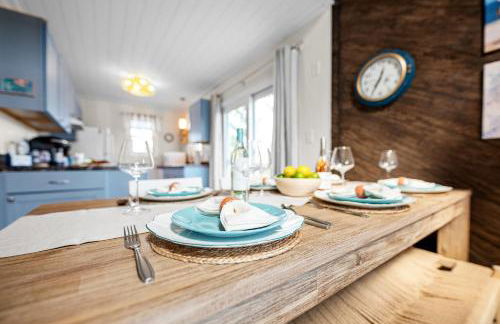 Oceanside Cottage -3BDR 2BA-Walk to Beach! - Foto 6