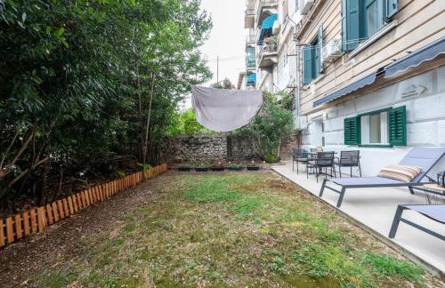 City Center Apartment with Free Parking - Foto 15