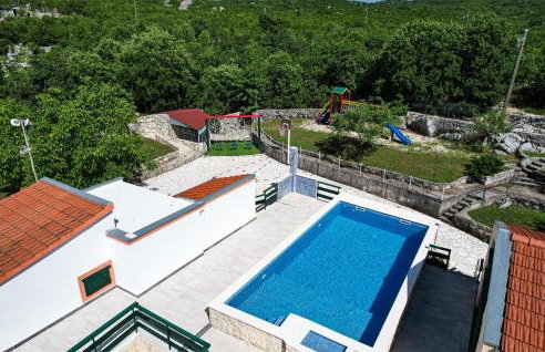 Awesome Home In Dugopolje With Wifi - Foto 2