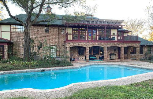 The Castle Hideaway Pool-16 plus-Guests-Game Room - Foto 2