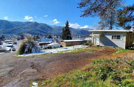 Panoramic View 2br on Hill in Uptown Oakridge - Foto 25