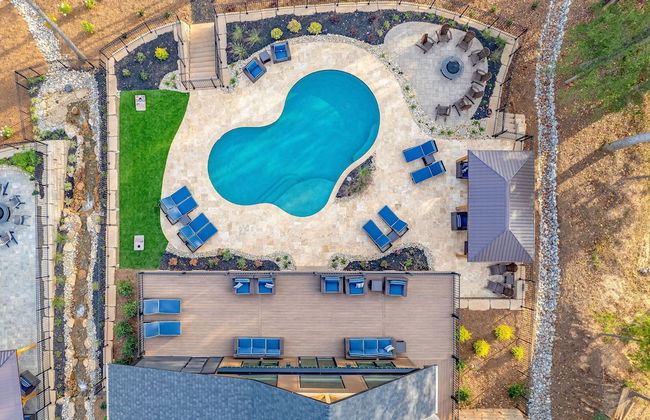 Black Bear Lodge by Avantstay Lakefront Dock Pool Theater Sleeps 20 - Foto 51