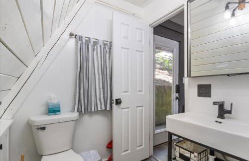 Pet Friendly A Frame w/ Private Dock & Great Lake Views - Foto 28