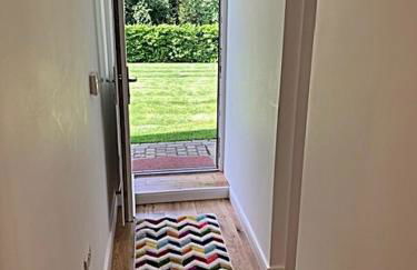 Superb 2 bedroom town apartment, quiet location - Photo 12