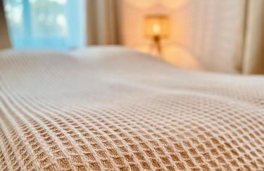 371living, Altbau-Charme am Kaßberg, Perfekt für Workation, Urlaub oder Kurztrip, Entdecke Chemnitz, Moderne Küche, Waschmaschine, Smart TV, Schnelles WLAN, Bequemes Bett - Foto 3