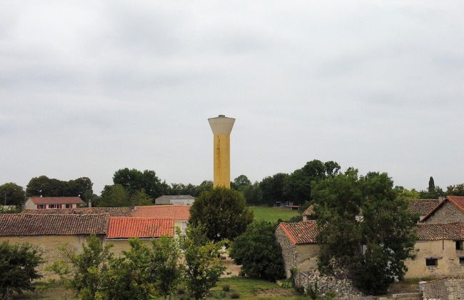 Holiday Home in Loubigne With Pool & Terrace - Photo 28