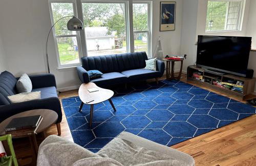 Hamptons Beach House, 5-minute walk to Bay Beach - Foto 5