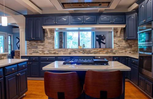 Creekside Haven with Dock & Scenic Views - Foto 2