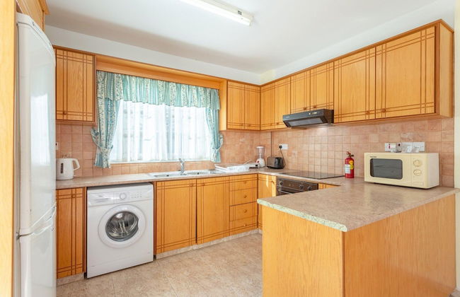 Villa Iliada Large Private Pool Walk to Beach A C Wifi Car Not Required - 2143 - Foto 15