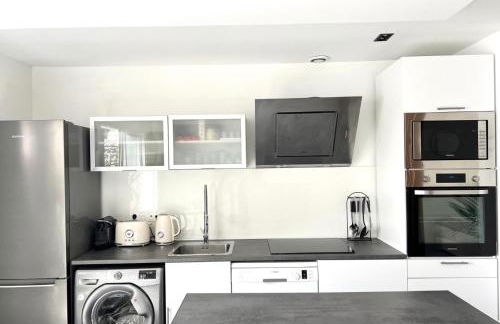 Évasion Urbaine Studio Cozy avec Terrasse et Parking, à 10 Minutes de Paris Gare du Nord - Foto 3