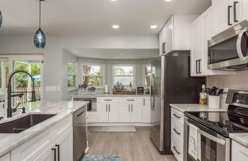 Luxury Family Beach Escape with Heated Pool and Putting Green - Foto 11