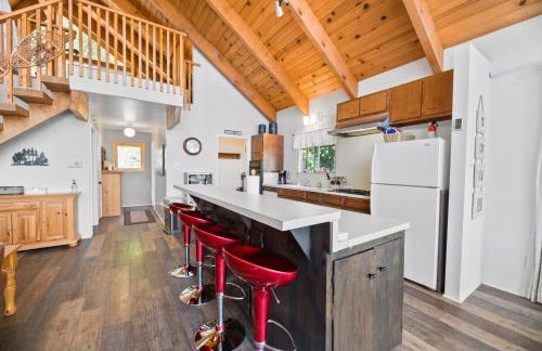 Moonlight Shores Lakefront - Lakefront home with hot tub! - Foto 25