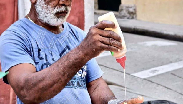 Un puesto de comida en Barranquilla