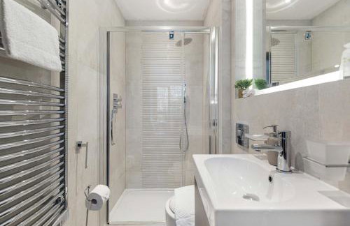 Modern En-suite Double - Queens Park - Foto 13