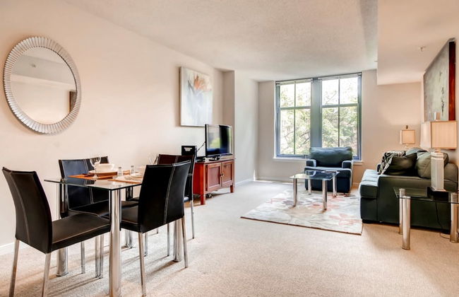 Bluebird Suites in Crystal City - Photo 11