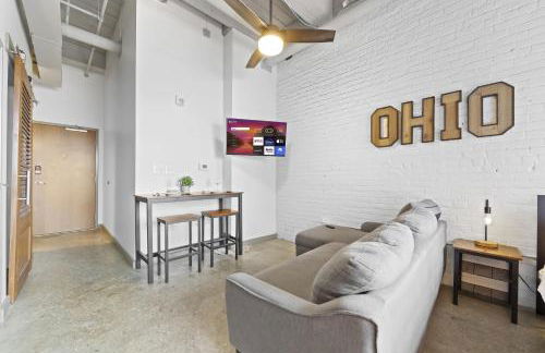 2125 Superior Living - Photo 28