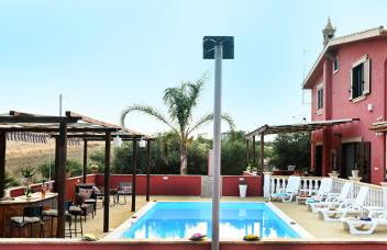 Villa Radiosa In Sicily with private fenced pool, Please read, leggete, HOST INFO for correct cost - Foto 16