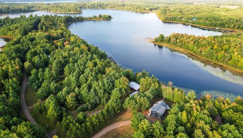 Waterfront Webster Cabin with Dock on Warner Lake! - Foto 4