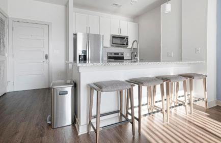 Landing Stunning 1BD Pool Clubhouse - Foto 27