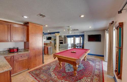 Elegant Home with Pool Table 3 Mi to Vegas Strip! - Foto 4