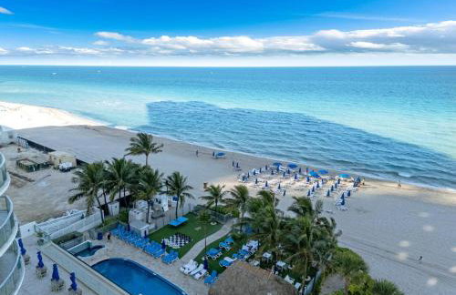 Steps to the Sand Beachfront Escape- 25th Floor Views - Foto 1