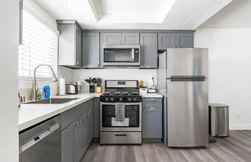 City Retreat Minutes to DT - Foto 11