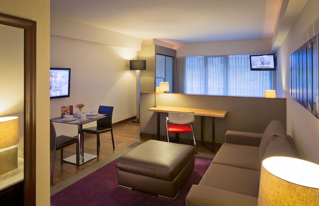 Las Suites Campos Eliseos - Foto 28