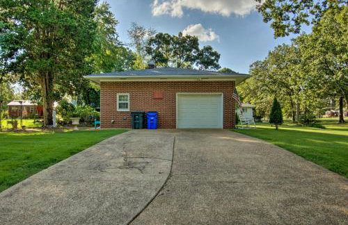 Charming Florence Getaway with Fireplace and Grill! - Foto 39