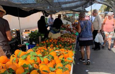 Comfortable Spacious Family House, Large Terrace and Garden, Beach and Bars - Photo 76