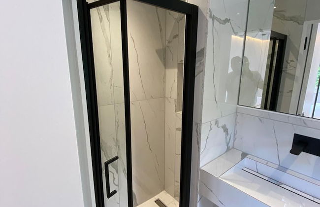 Lovely 2 Bedroom Flat with Parking - Photo 7