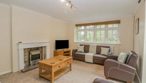 Heron's Lodge - Photo 3