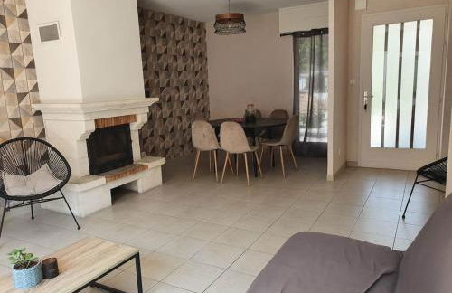 Maison avec Patio, 3 chambres et jardin - Foto 5