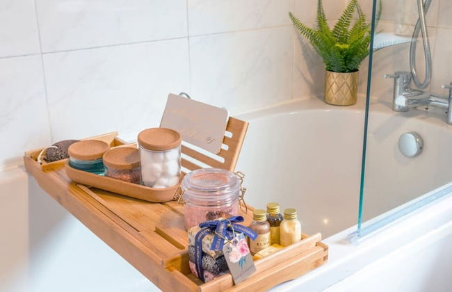 The Gathering Chester 1 Sleeps 14 Very Close to City Centre - Photo 40