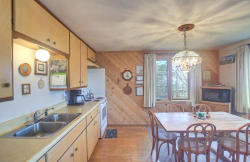 Serene Lakefront Baileys Harbor Home with Deck! - Foto 10