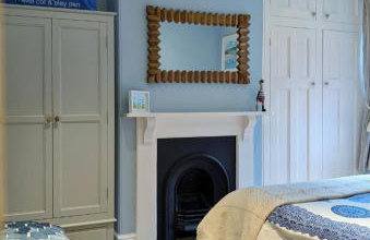 MIDSHIPS A HOLIDAY HOME IN DARTMOUTH SLEEPS UPTO 6 PEOPLE ,PET FRIENDLY , 10 MINUTES WALK TO Town CENTRE WITH PARKING included - Foto 15