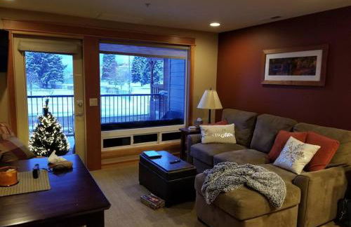 Lake Chelan View Condo in Downtown near Beach! - Foto 16