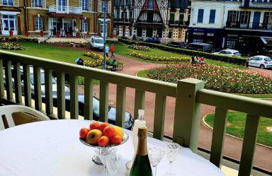 Plazza front de Mer - Photo 15