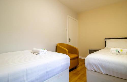 Spacious Well Equipped Flat - Pass the Keys - Foto 13