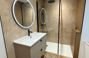 Le salon des voyageurs - Appartement au coeur du Centre Historique de Dole avec Terrasse - Foto 16