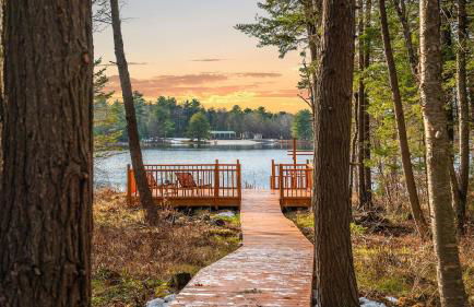 Lakeview Sunset Heaven by Avantstay Waterfront Home Hot Tub, Game Room + Discounted Ski Tickets - Foto 2